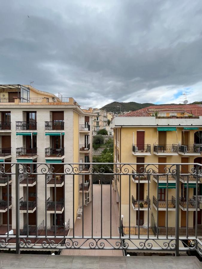 Casa Vintage Apartamento Alassio Exterior foto